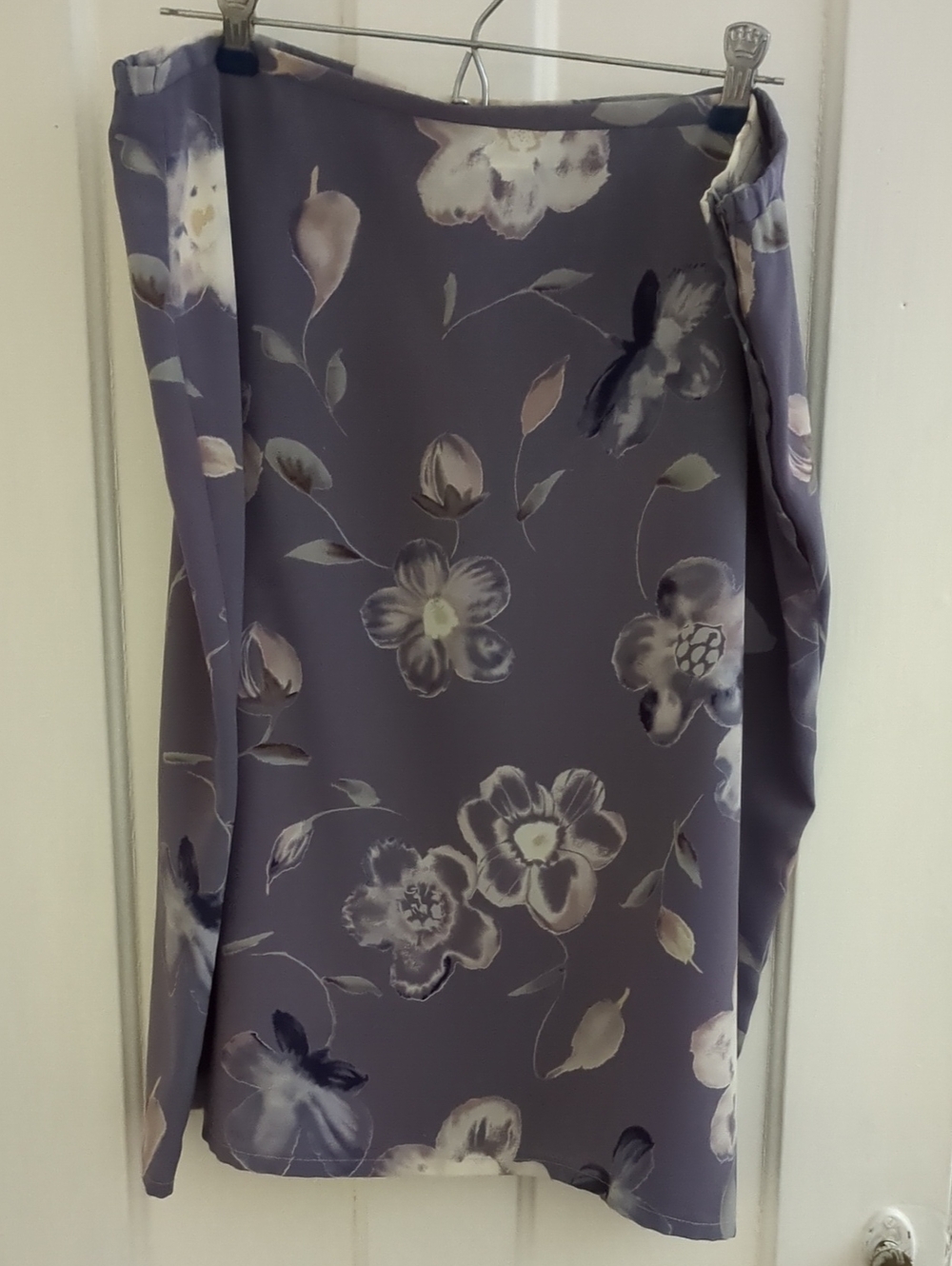 EUC Purple Floral Skirt SZ L